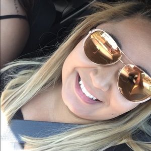 Meet your Posher, Veronica